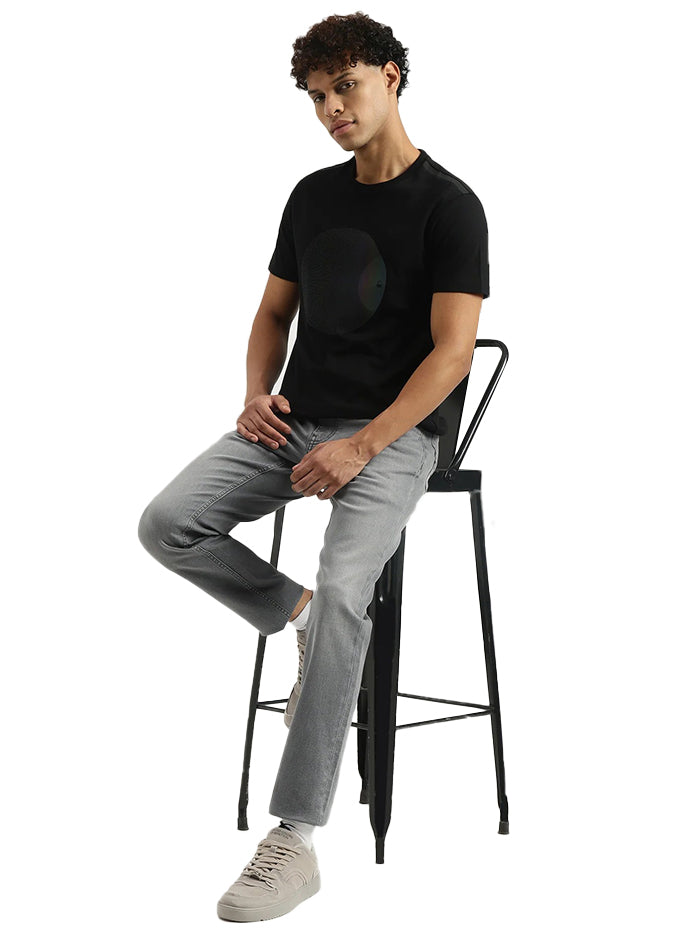 MEN&#39;S REGULAR ROUND NECK GRAPHIC PRINT T-SHIRT