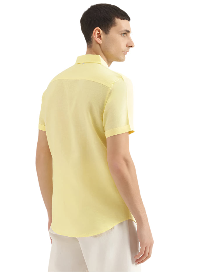 MEN'S REGULAR FIT SPREAD COLLAR SOLID SHIRT