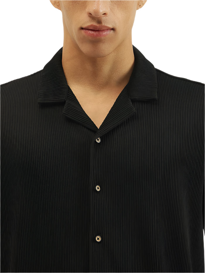 MEN&#39;S RELAXED FIT RESORT COLLAR PINSTRIPES SHIRT