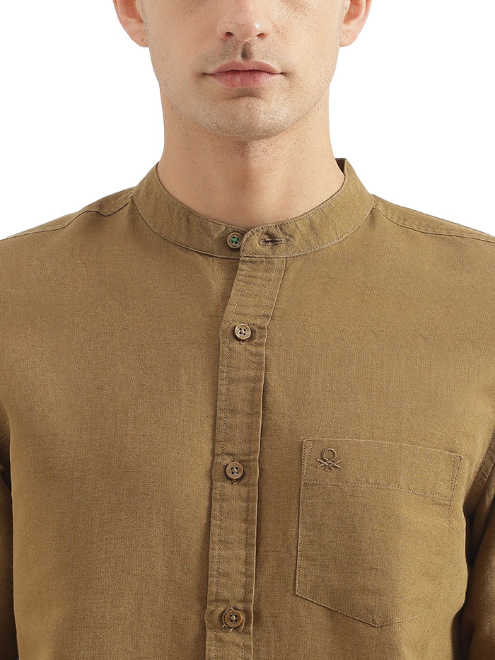 MEN&#39;S REGULAR FIT MANDARIN COLLAR SOLID SHIRT