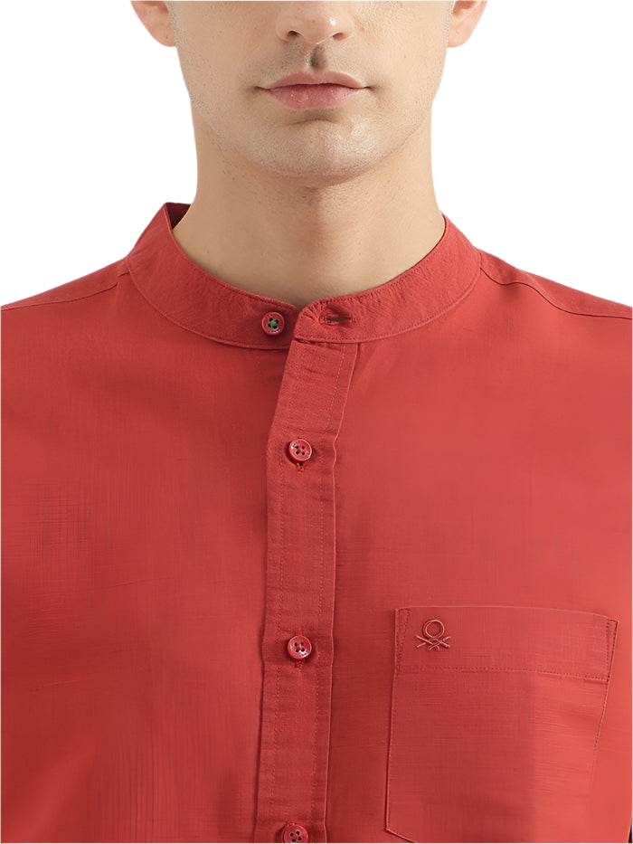 MEN&#39;S REGULAR FIT MANDARIN COLLAR SOLID SHIRT