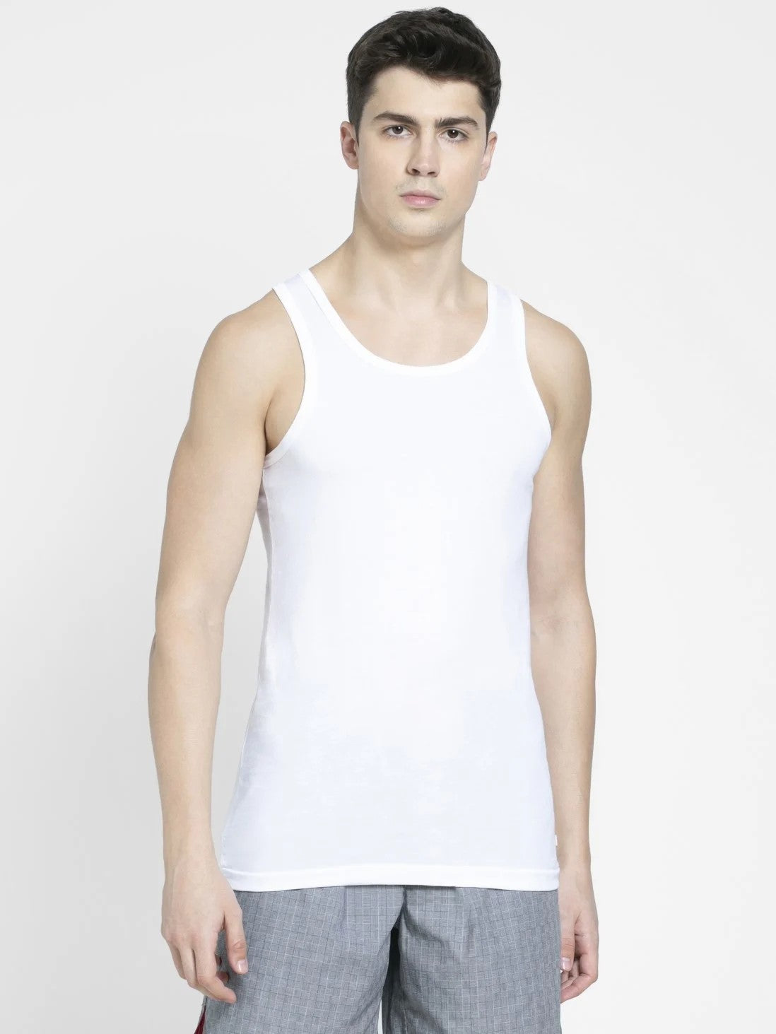 Men&#39;s White Basic Undershirt