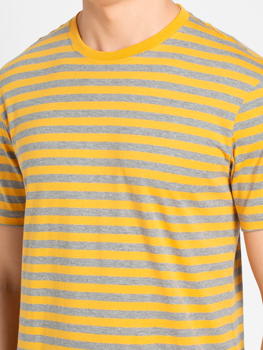 Men&#39;s Cotton Striped Round Neck Half Sleeve T-Shirt