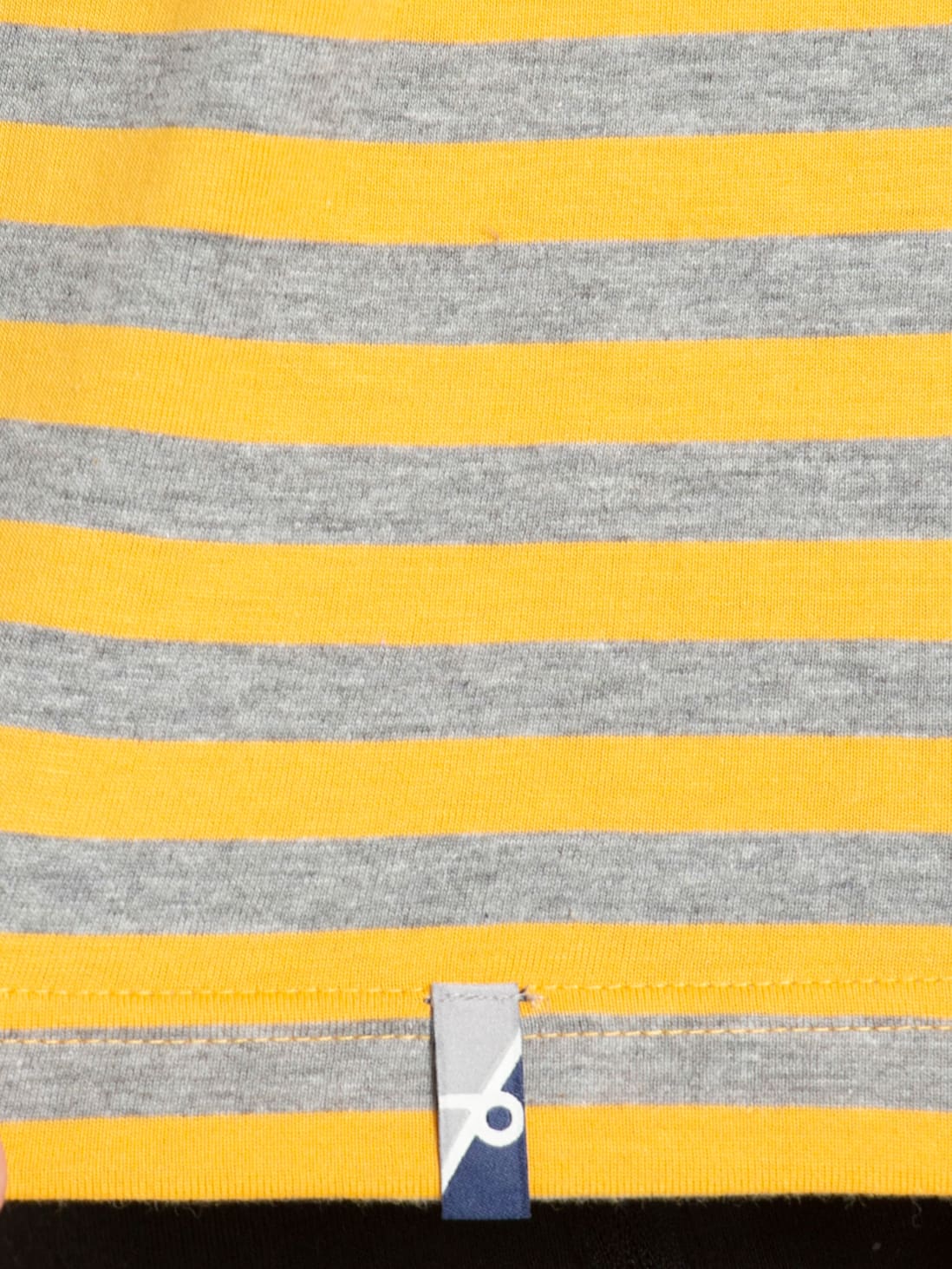 Men&#39;s Cotton Striped Round Neck Half Sleeve T-Shirt