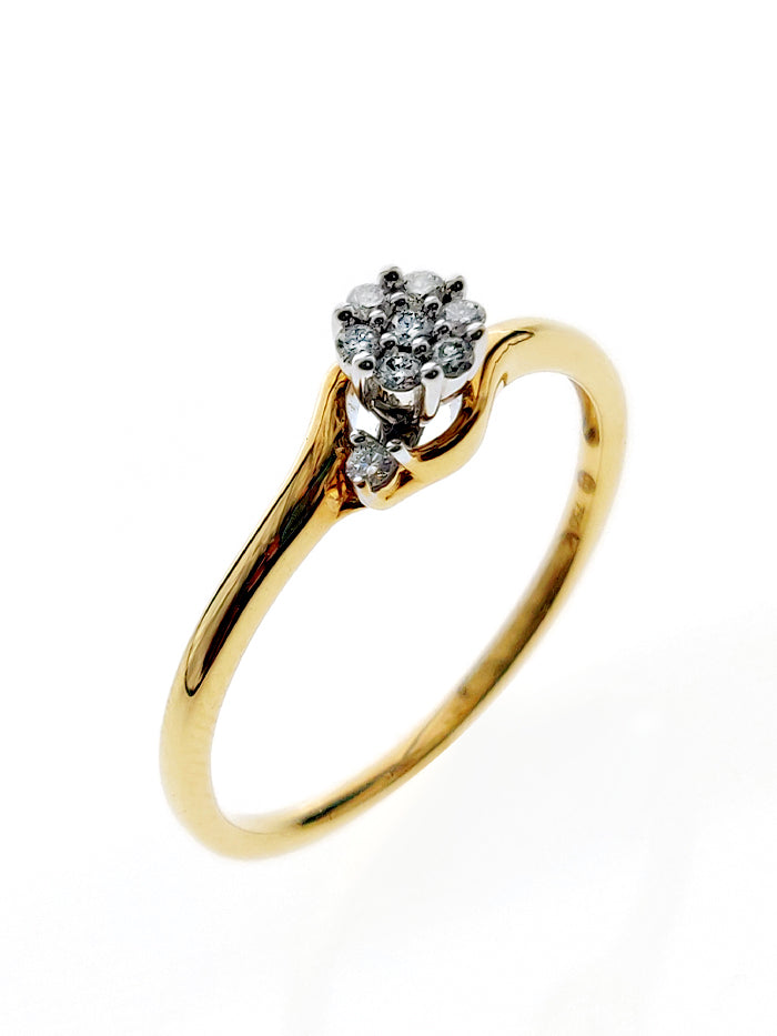 18K YELLOW GOLD RING SET WITH DIAMONDS