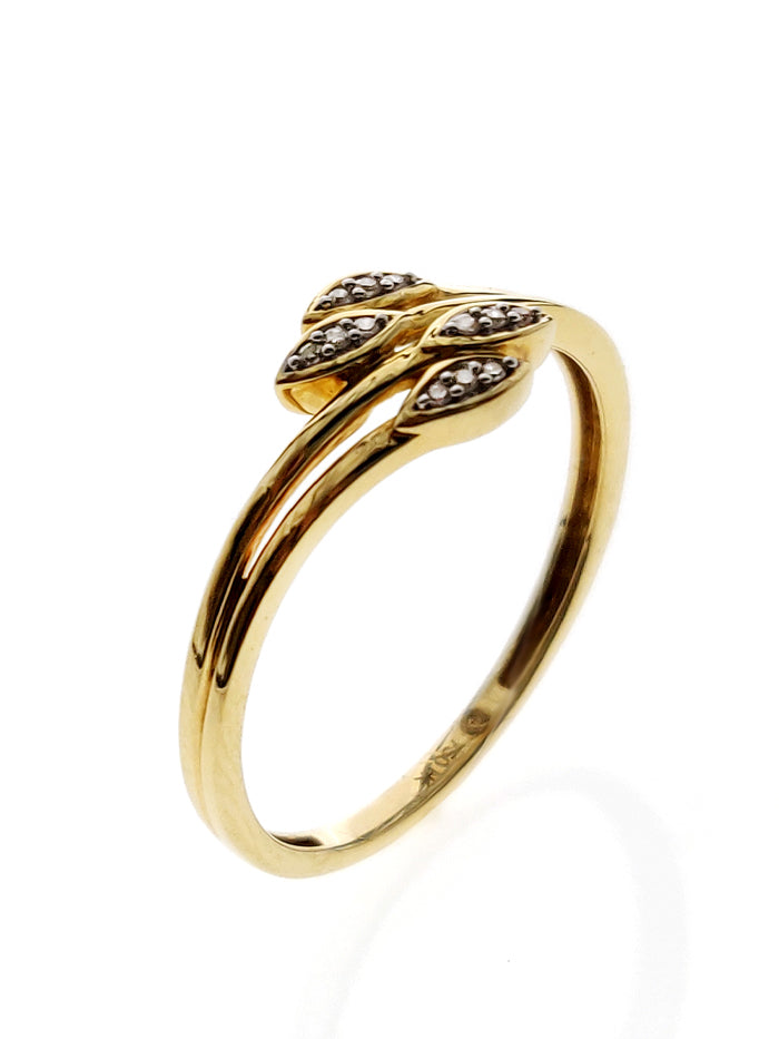18K YELLOW GOLD RING SET WITH DIAMONDS