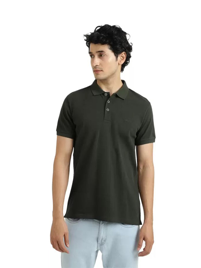Men Solid Polo Neck Green T-Shirt
