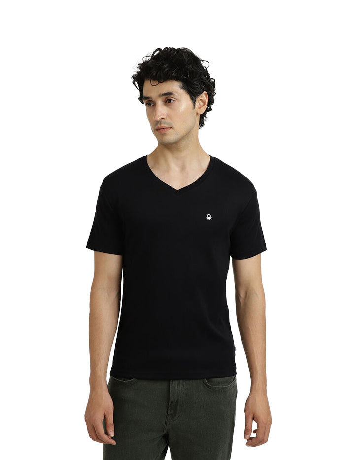 UNITED COLORS OF BENETTON BLACK V-NECK T-SHIRT