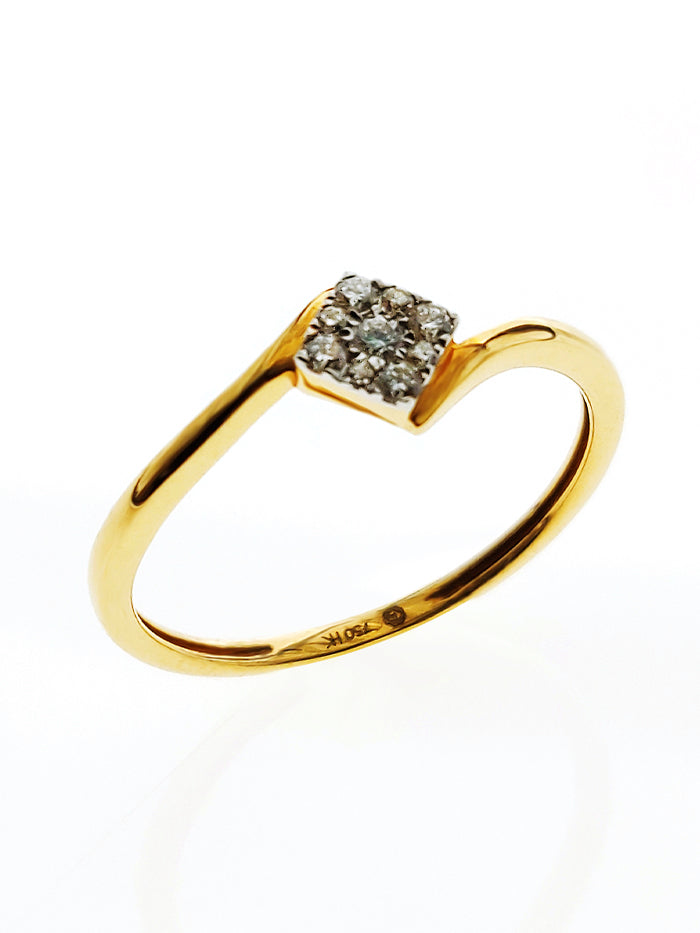 18K YELLOW GOLD RING SET WITH DIAMONDS