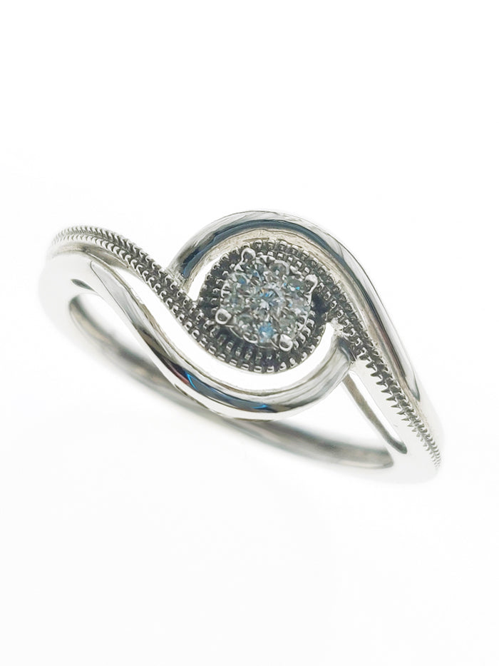 18K WHITE GOLD RING SET WITH DIAMONDS