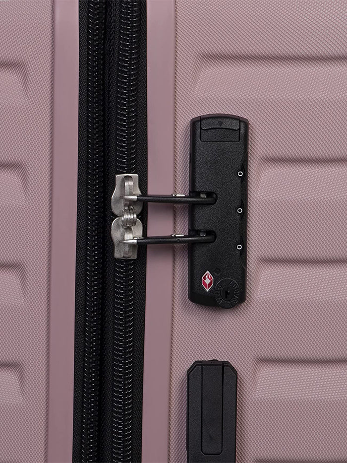 it luggage Resonating Metal Pale Mauve Fog Hard Side Suitcase Expandable Travel Bag