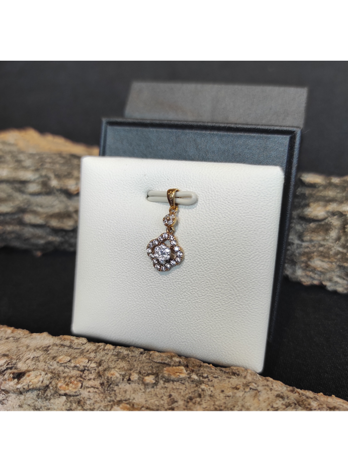 Yellow gold pendant